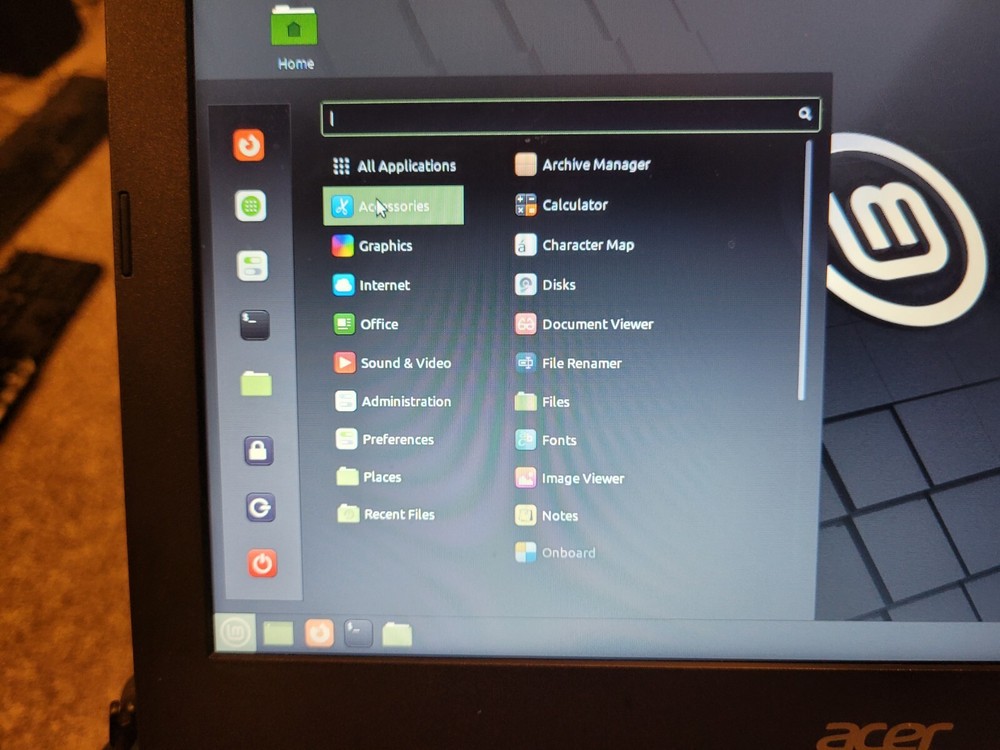 Linux Mint 21 Cinnamon "Vanessa" x64 Bootable on 4G USB Stick!