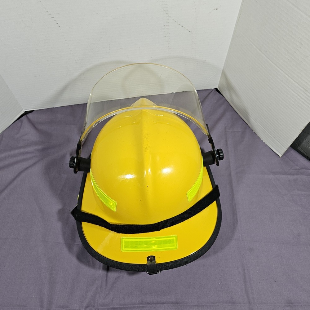 Cairns MSA 660C Metro Fire Helmet Size Medium 4" w/ Tuffshield Faceshield