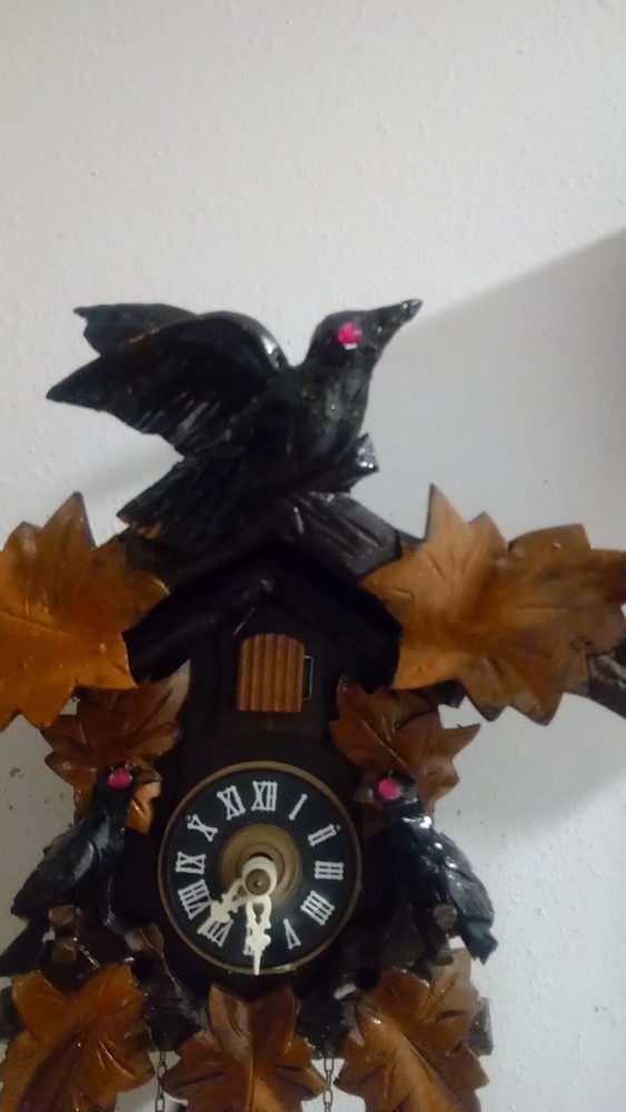 Black forest vintage raven cuckooclock