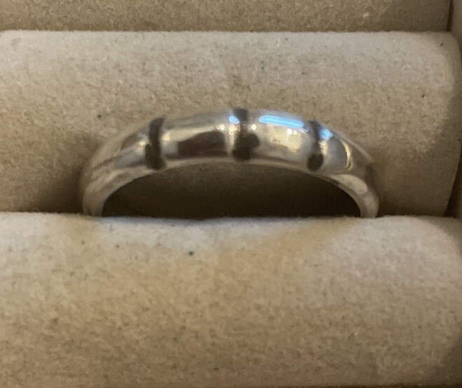 BEAUTIFUL 4MM STERLING SILVER 925 RING SIZE 8.5