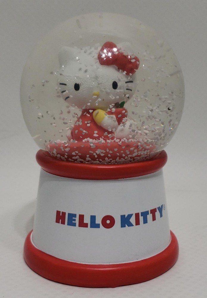 Sanrio Hello Kitty Snow Globe