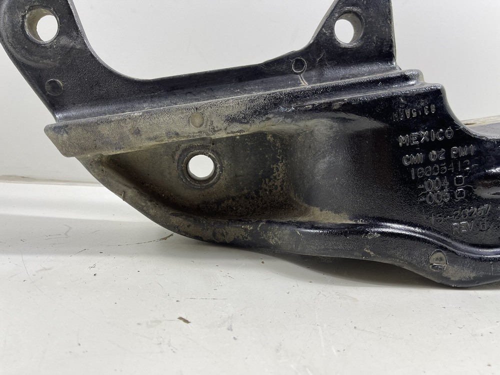 Freightliner Coronado Frame Mount Bumper Bracket Front Left OEM 15-20267-000
