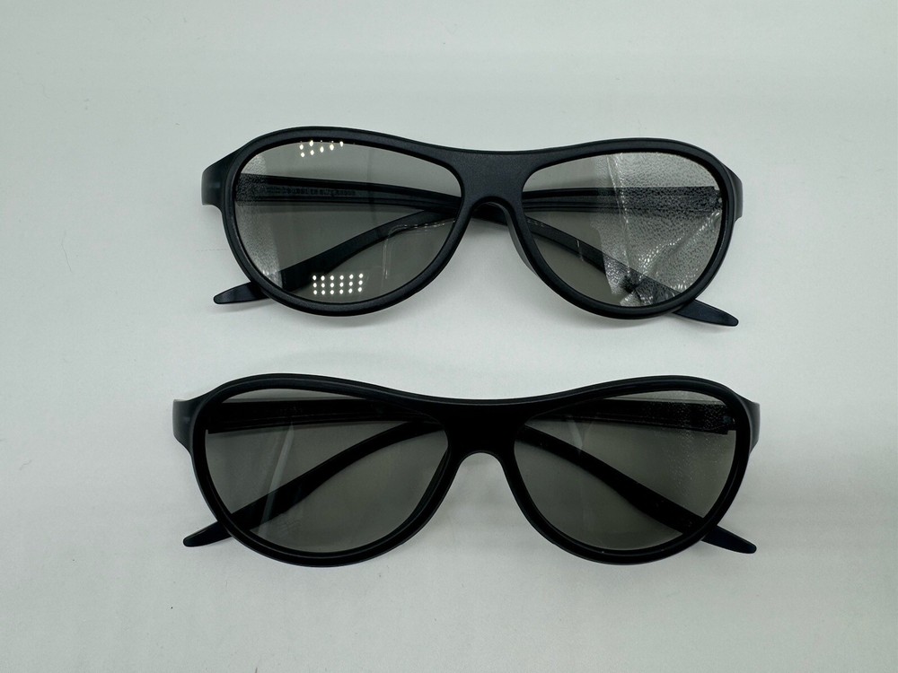 (2) LG CINEMA 3D GLASSES Unique