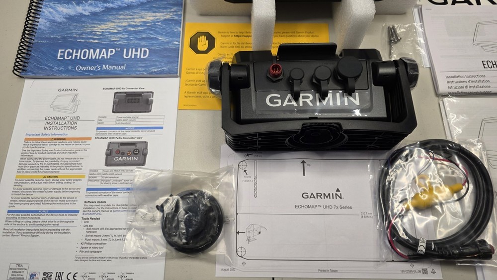 Garmin ECHOMAP UHD 72sv Chartplotter Fishfinder 7" Display – New Open Box.