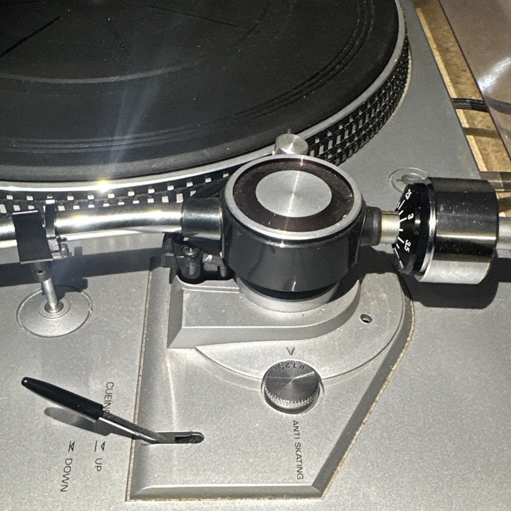 SANYO TP 1012 Direct Drive Auto Return Turntable Silver (Tested and Working )
