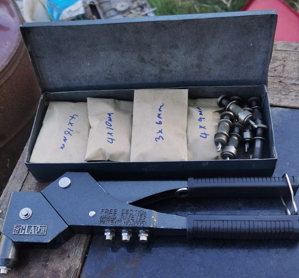 Clap riveter Plus 6 Silent Block InterLocks & 1 Clipper And Rivets Pre-owend