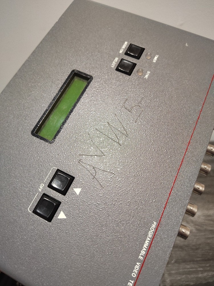 Extron VTG 200 Programmable Video Test Generator Good Condition With Scratches