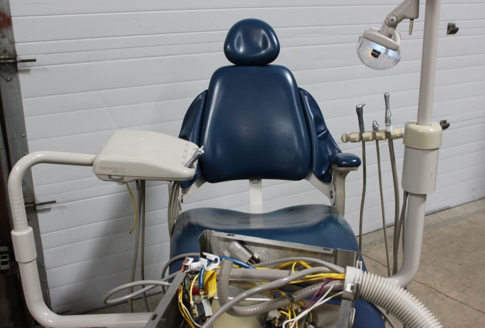 Adec Dental Patient Proma Exam Procedure Chair Unit & Light. Pls see the picture