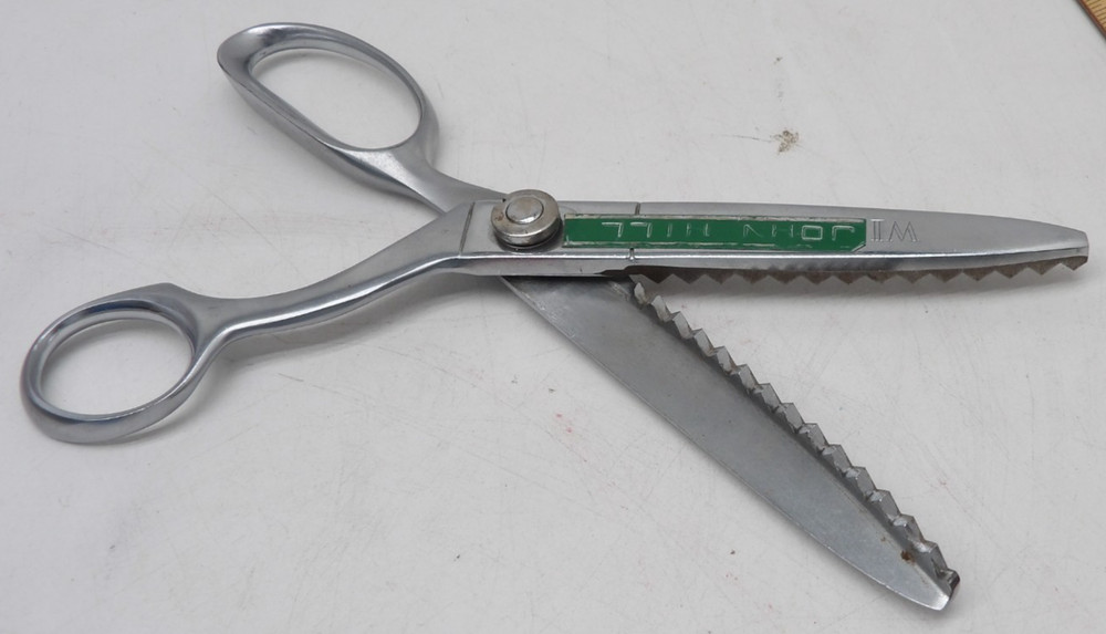 Vintage Wiss Pinking Shears Scissors Crafts Sewing 9"
