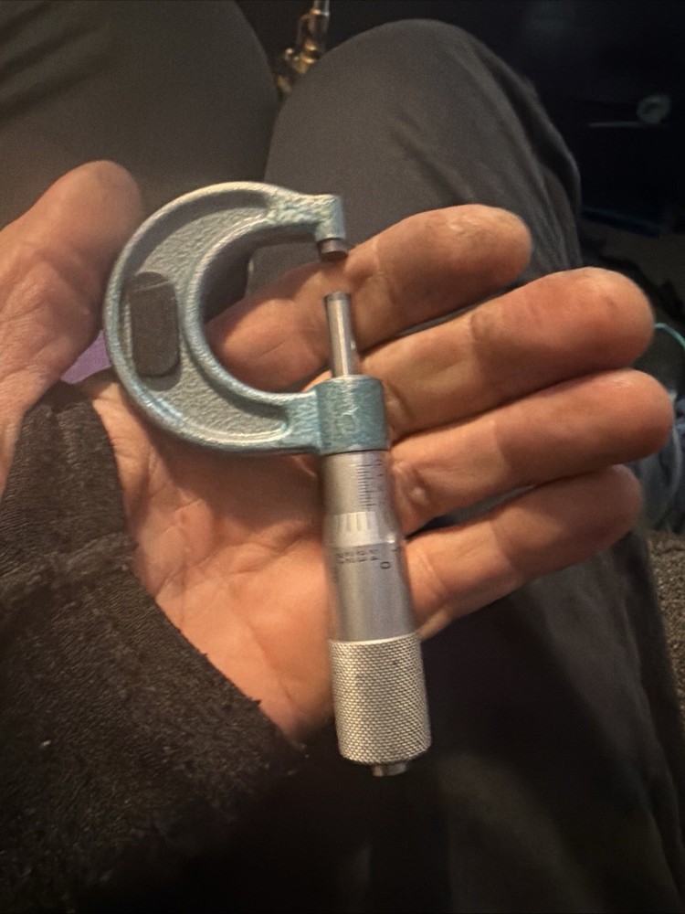 Mitutoyo 1-2" Outside Micrometer (103-136)