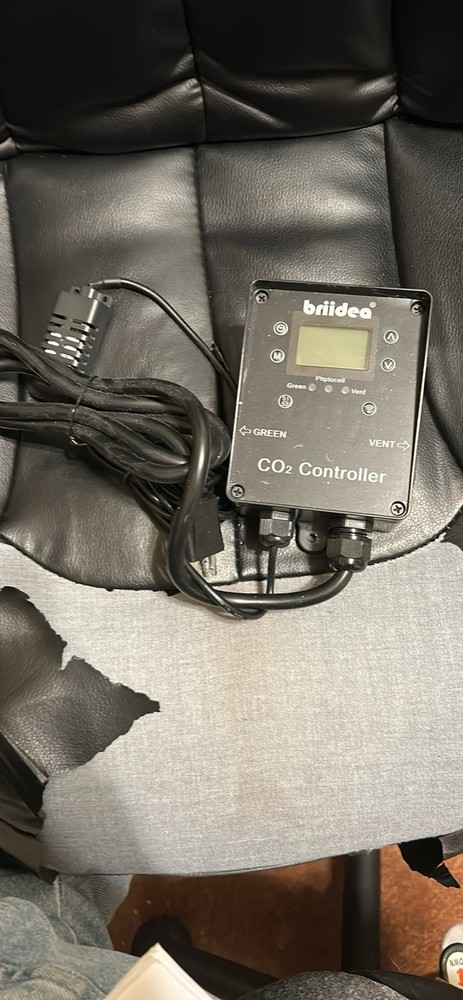 briidea CO2 Controller for Hydroponics Black