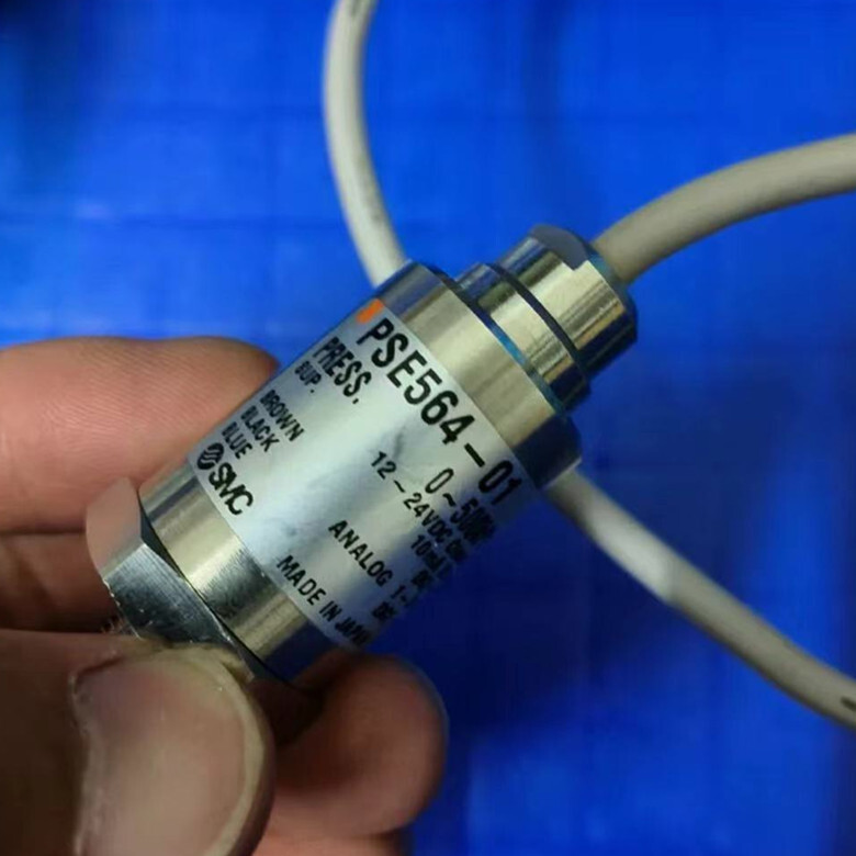 1pcs SMC PSE564-01 pressure sensor