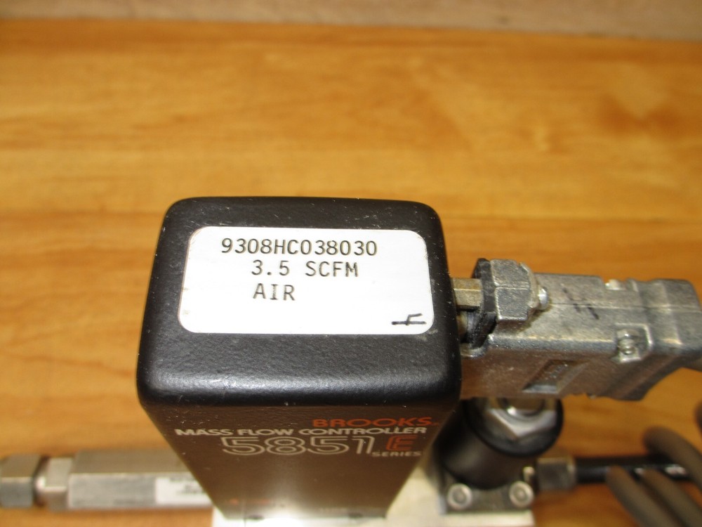 Brooks 5851E *USED* Mass Flow Controller 3.5 SCFM AIR
