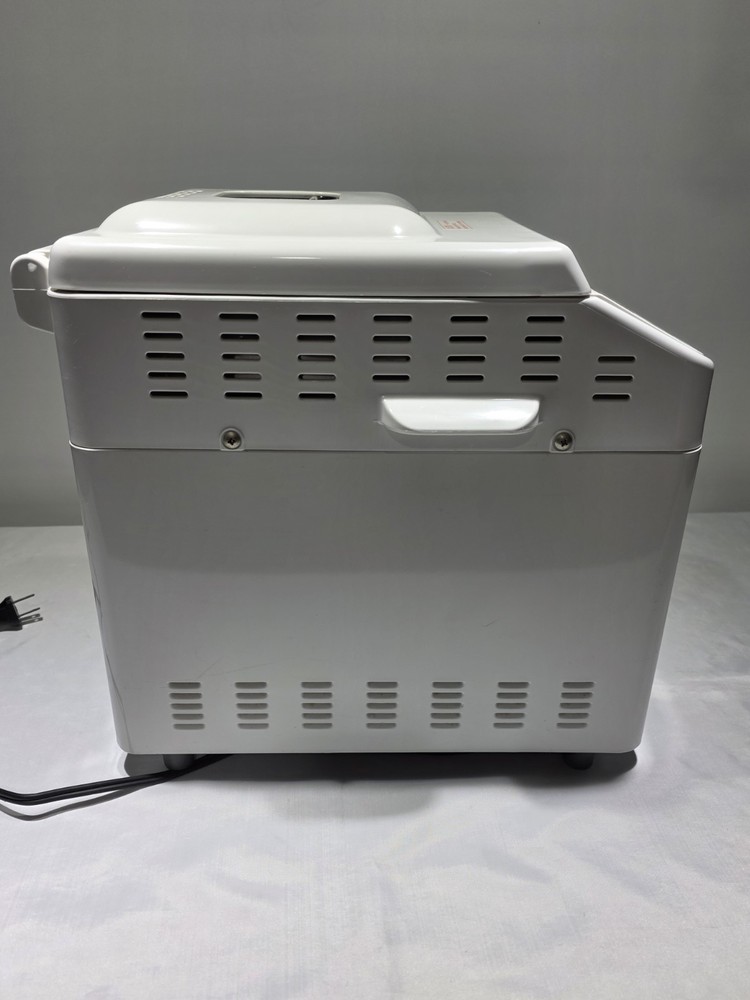 Hitachi HB-B101 Bread Machine Automatic Home Bakery. TESTED