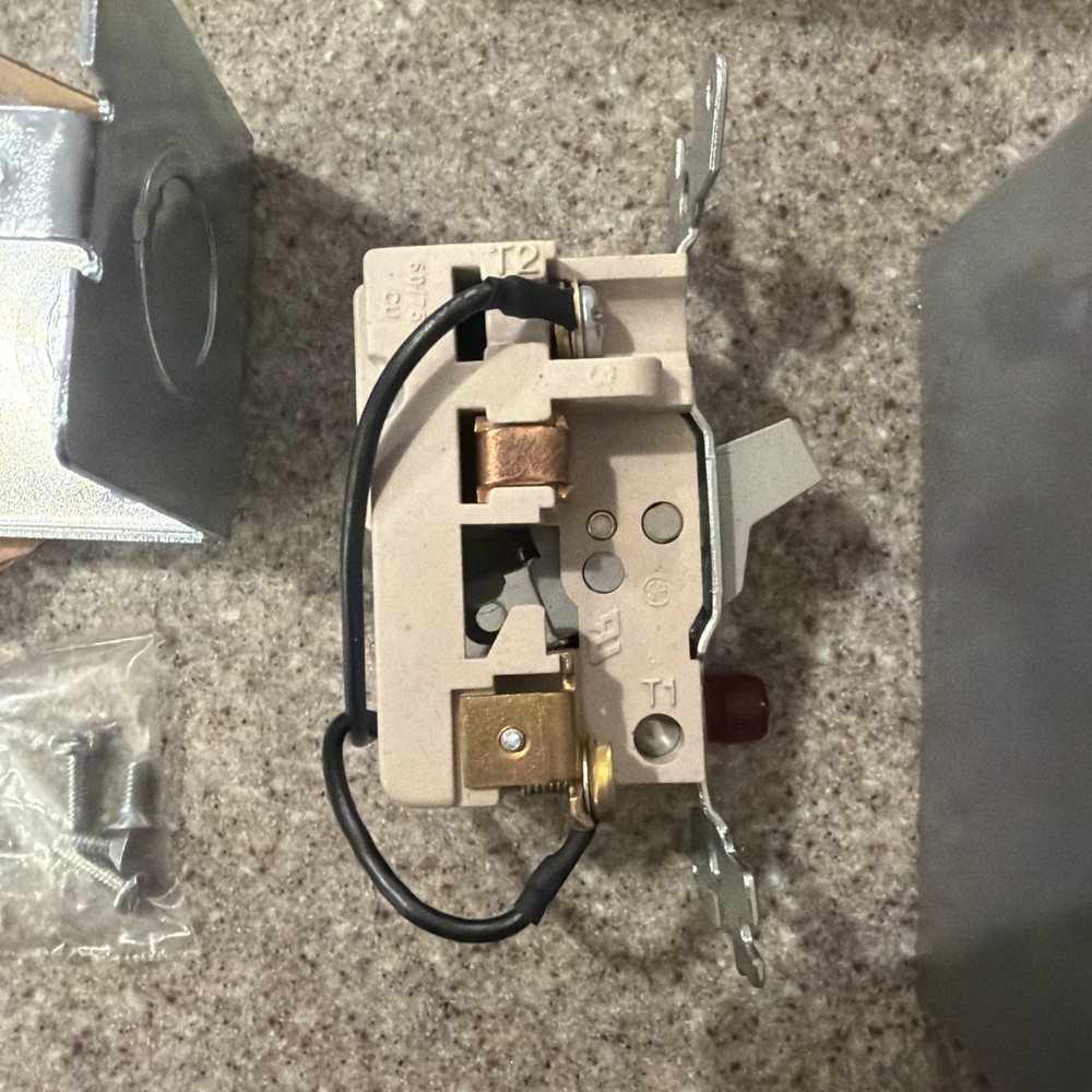 Siemens SMF-FG1P Single 1 Pole Manual Motor Starter Toggle Switch