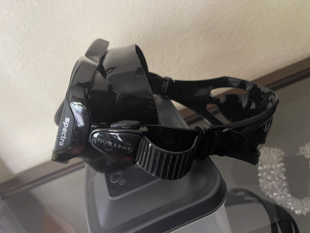 Scubapro Spectra Black / Silver Goggle Mask - Plastic Case