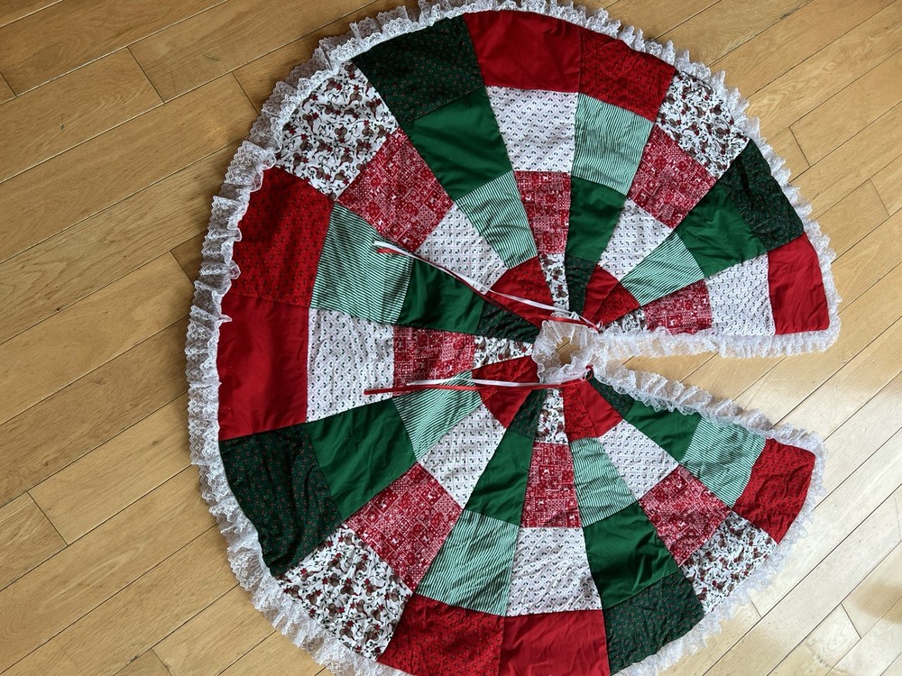 Vintage patchwork Christmas Tree Skirt