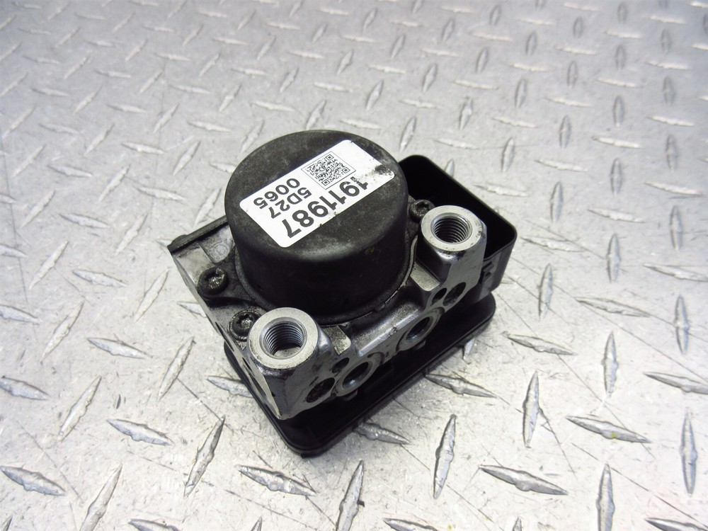 2016 15-18 Indian Chieftain ABS Pump Control Module OEM