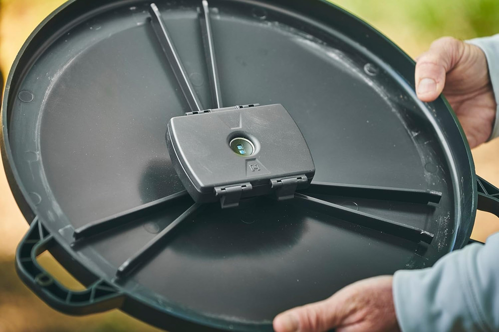 Pro Hunter 2 Cellular Feeder Kit with Feed Level Detector & Spincast Spreader