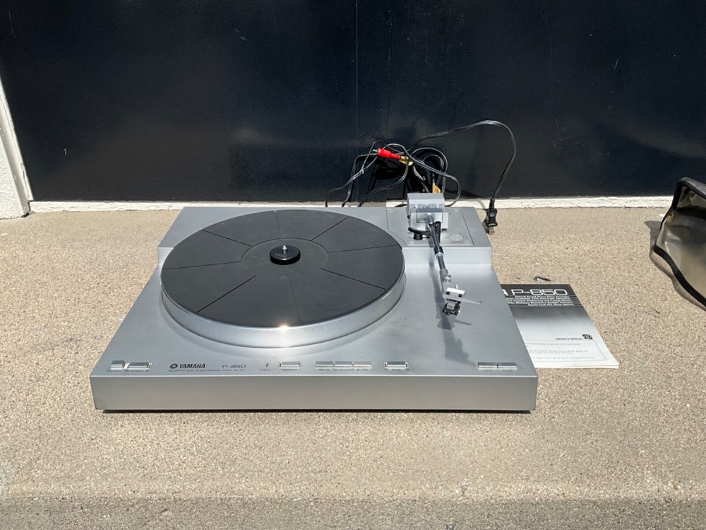 Yamaha P-850 Quartz DD Turntable, Partial Working Condition, Bad Optical Sensor