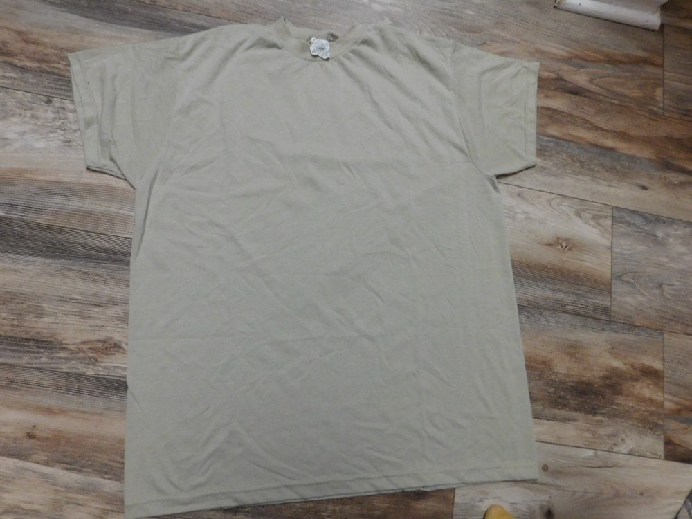 US MILITARY SAND UNDERSHIRT SIZE LARGE