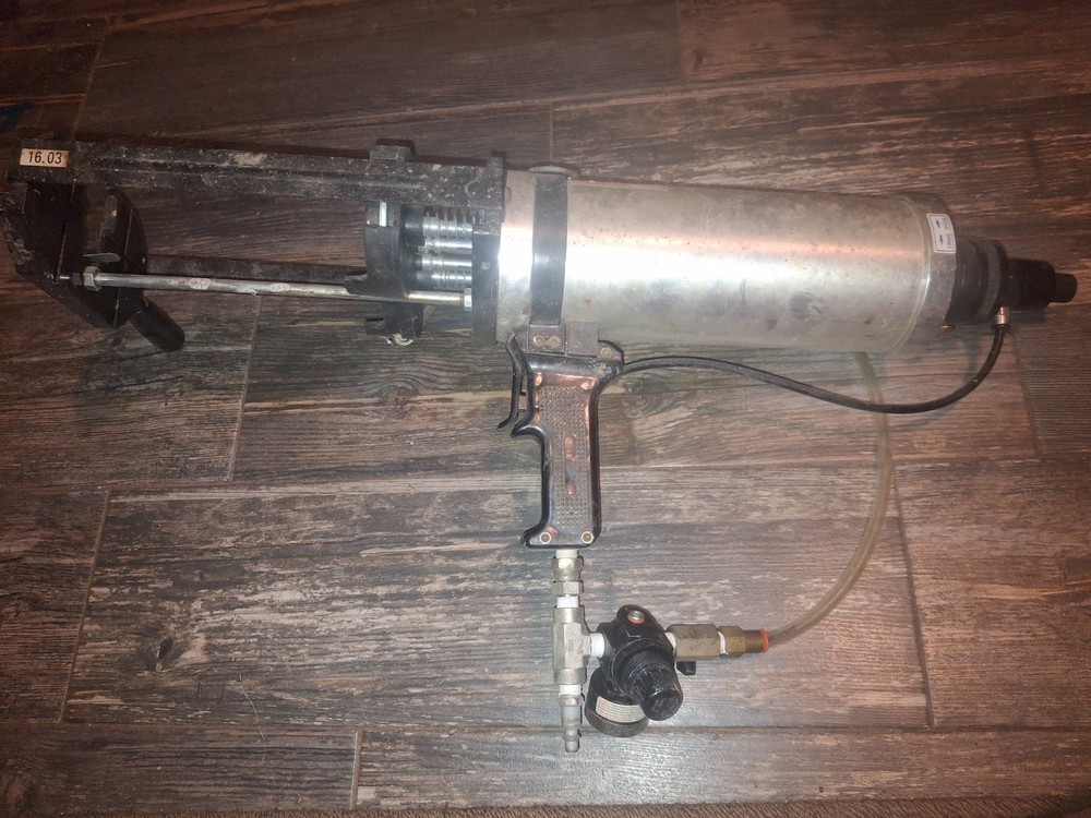 FastKick Plural Component Dispensing gun pneumatic