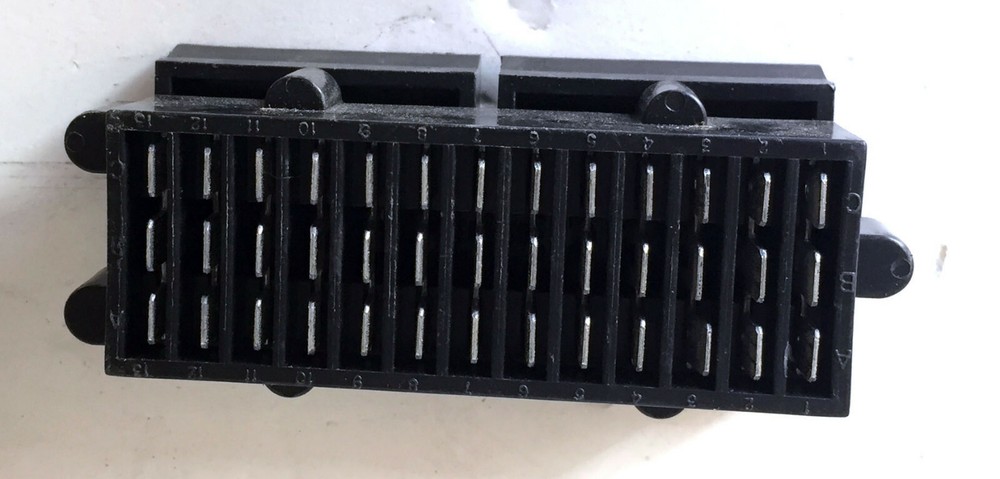 Voltage Selector 110/220 V