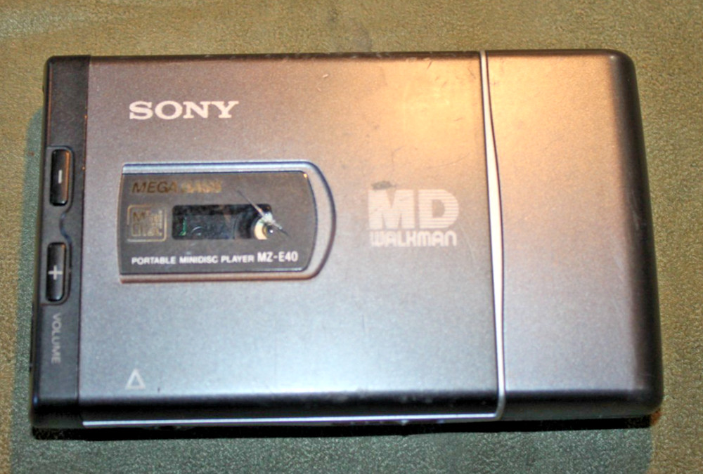 Sony MZ-E40 MD Walkman Digital Display Portable MiniDisc