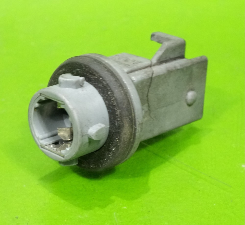 92-96 Prelude OEM side marker corner light lamp bulb socket plug