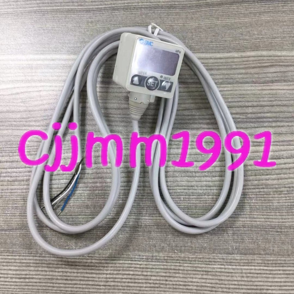 1PCS ZSE40-01-62L Pressure Switch