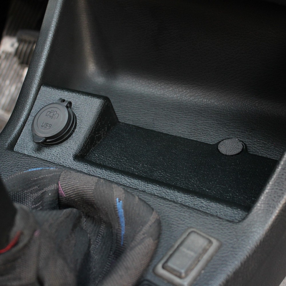 BMW E30 Utility Panel & Phone Mount - Single USB Charge Socket