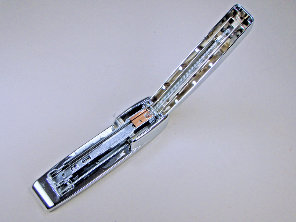 Swingline 747 Polished Chrome Stapler 20 Sheets Silver Chrome