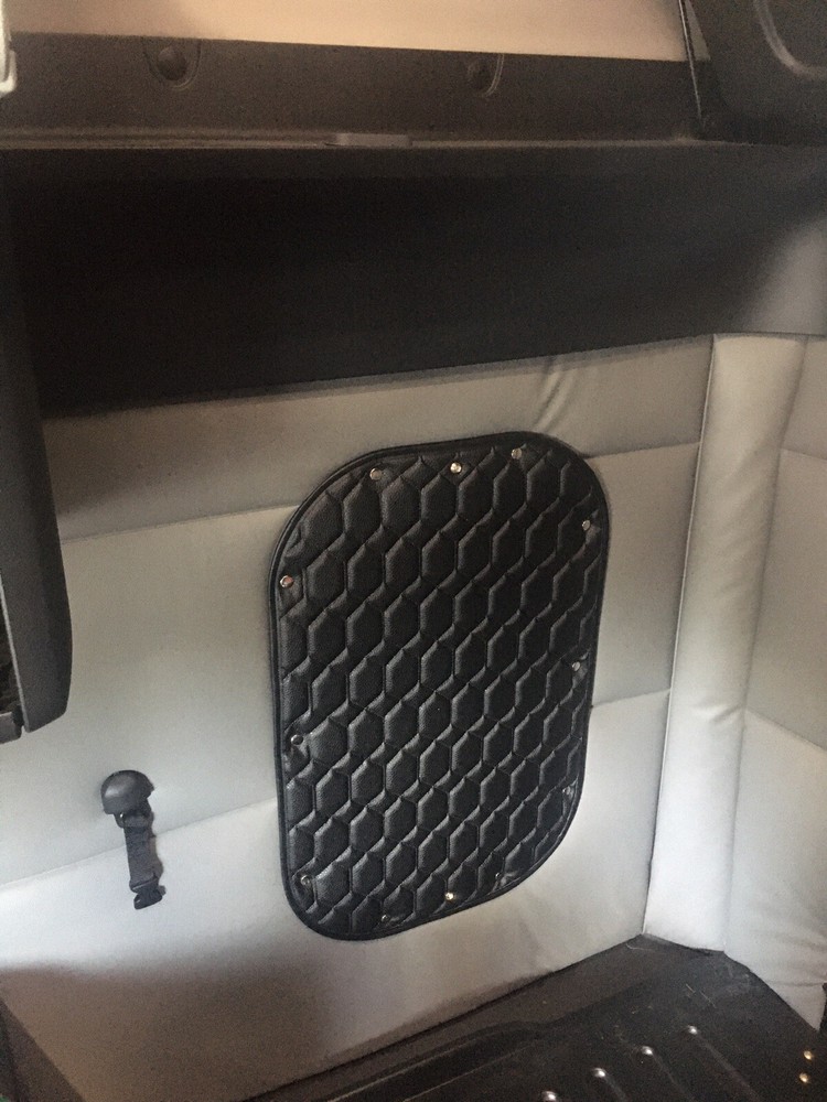 Freightliner Cascadia Interior Sleeper Window Curtain Side Wall R+L.