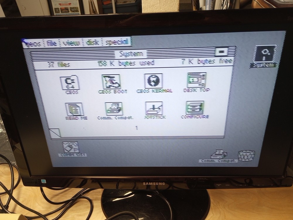 Commodore 64 / C64  Geos System  (1985) Diskettes - Berkeley Software