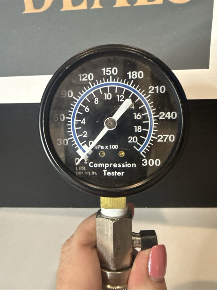 Compression Tester Gauge 300psi