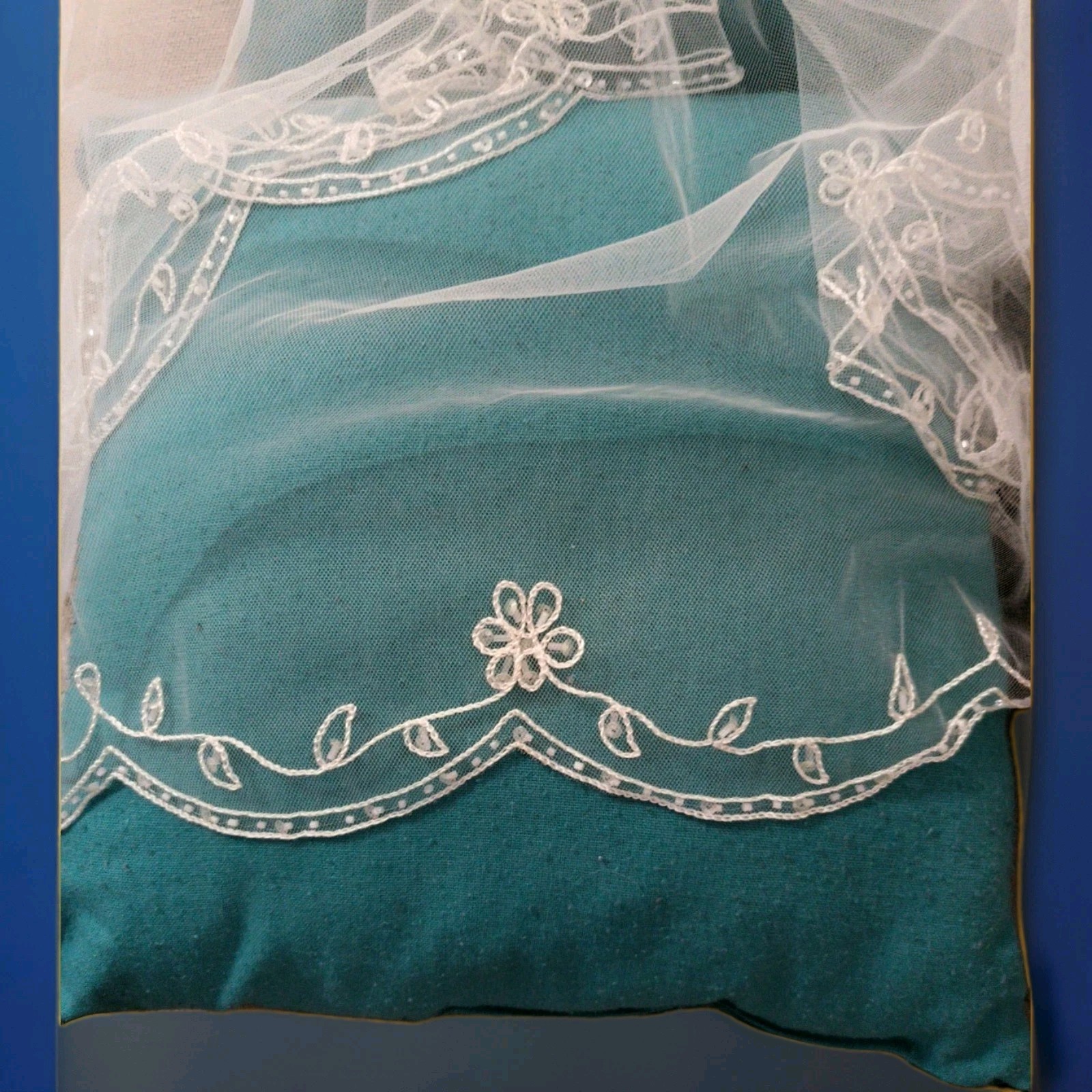 Combed Two Tier Bridal Veil Floral White Only, Blue In Picture Is Background