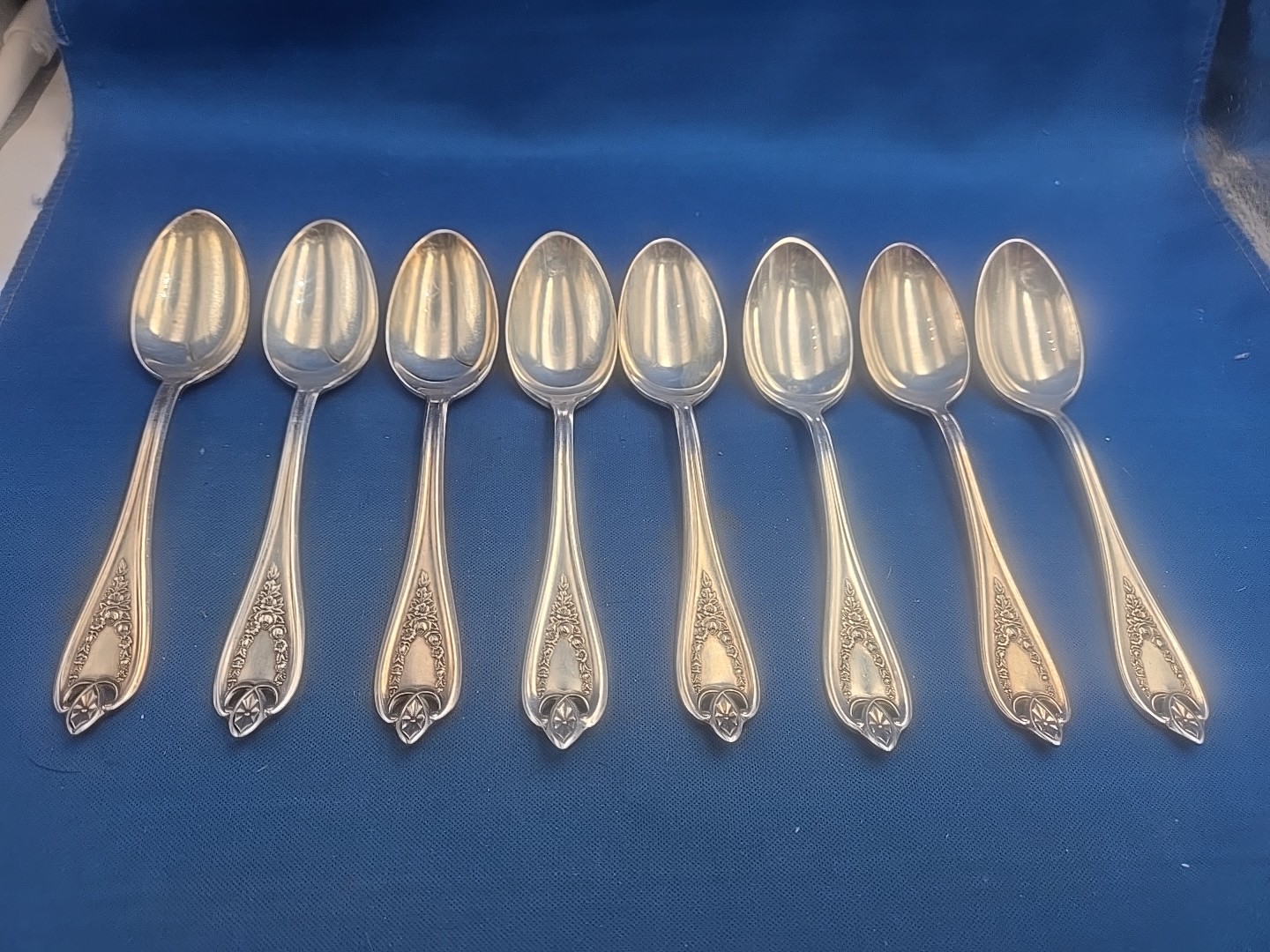 Lot of 8 International / 1847 Rogers Old Colony Silverplate Teaspoons 5 7/8"