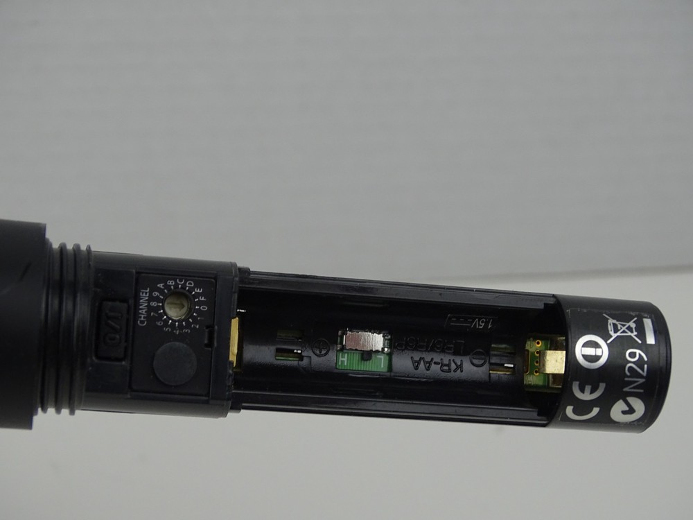 Toa Electronics WM-5220 A01 Wireless Handheld Cardioid Microphone