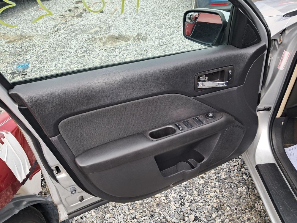 FUSION 2012 Glove Box 4815711