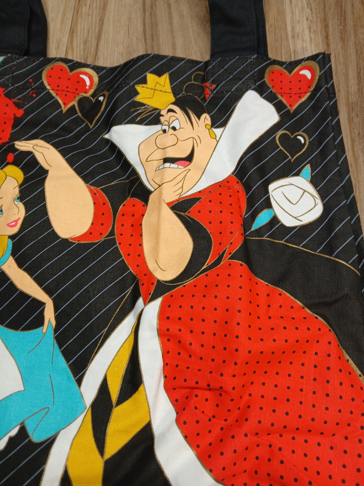 Loungefly Disney Alice in Wonderland Queen Of Hearts Painying The Roses Red