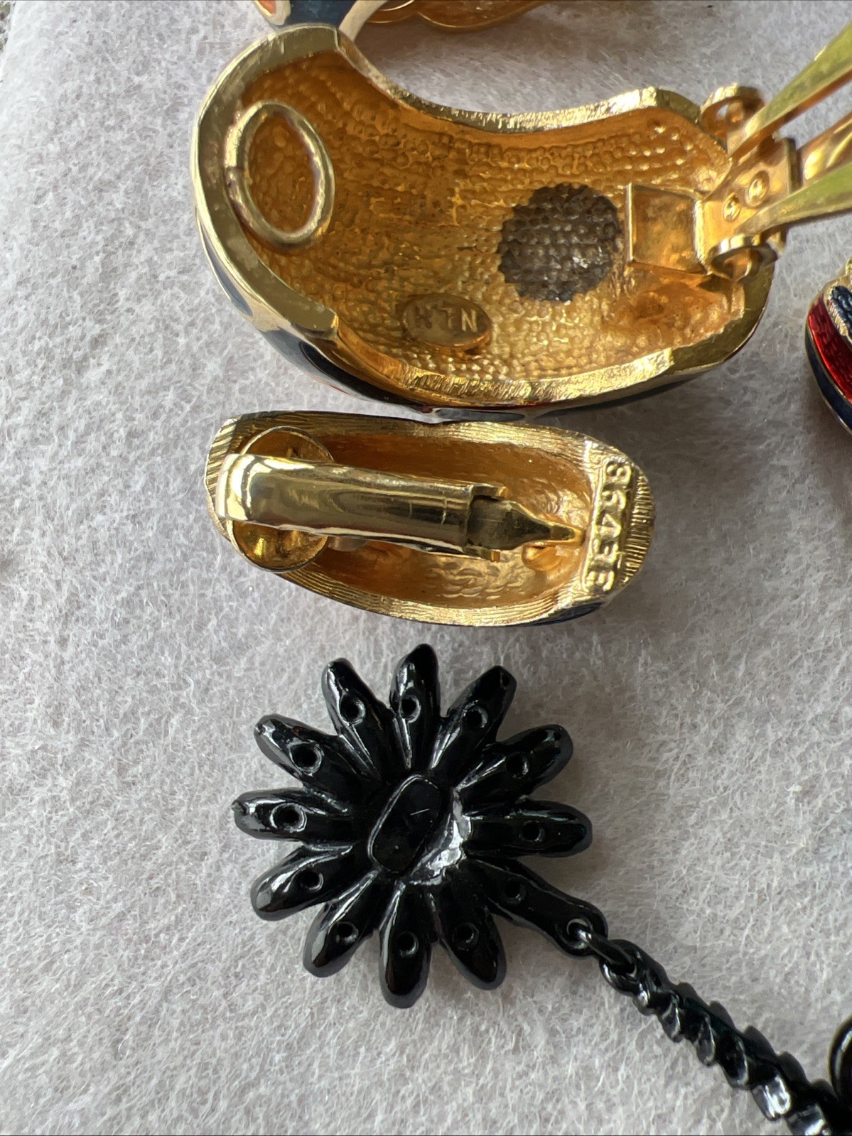 Vintage HIGH END COSTUME EARRING LOT - 13 Pair - Boucher, Trifari, Juliana +++!