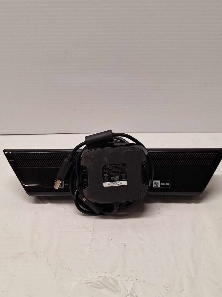 XBOX 360 KINECT MODEL 1414 - PREOWNED