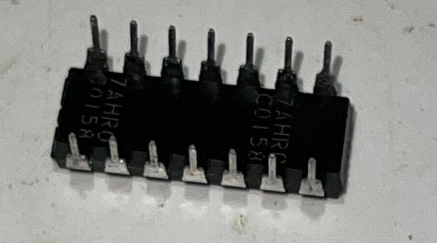 2X TEXAS INSTRUMENTS SEMI CD74HCT00E / CD74HCT00E