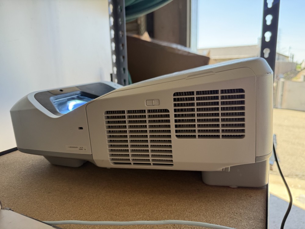 Epson LCD Projector Powerlite 685W Model H744A