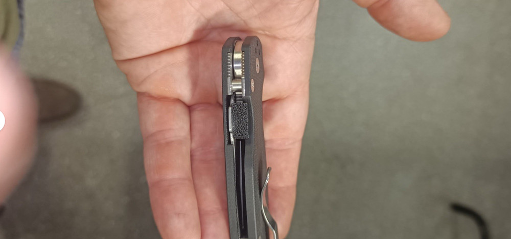 Compression lock buttons for Spyderco Paramilitary 2 or 3