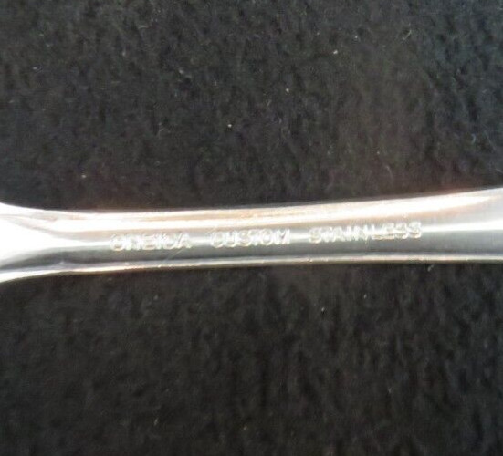 Oneida Custom Stainless Dinner Fork 7-1/8" Flowers & Scrolls