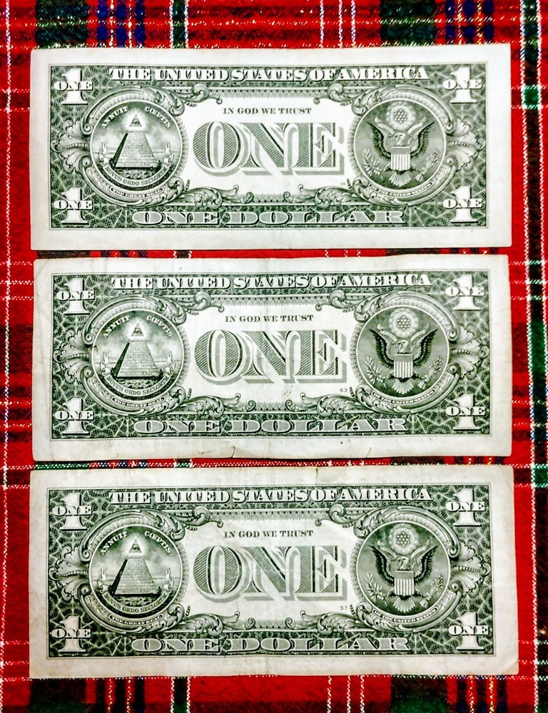 (3) FLIPPER FANCY SERIAL NUMBER $1 NOTES!!! 2 BOOKEND AND REPEATING!!! Error!
