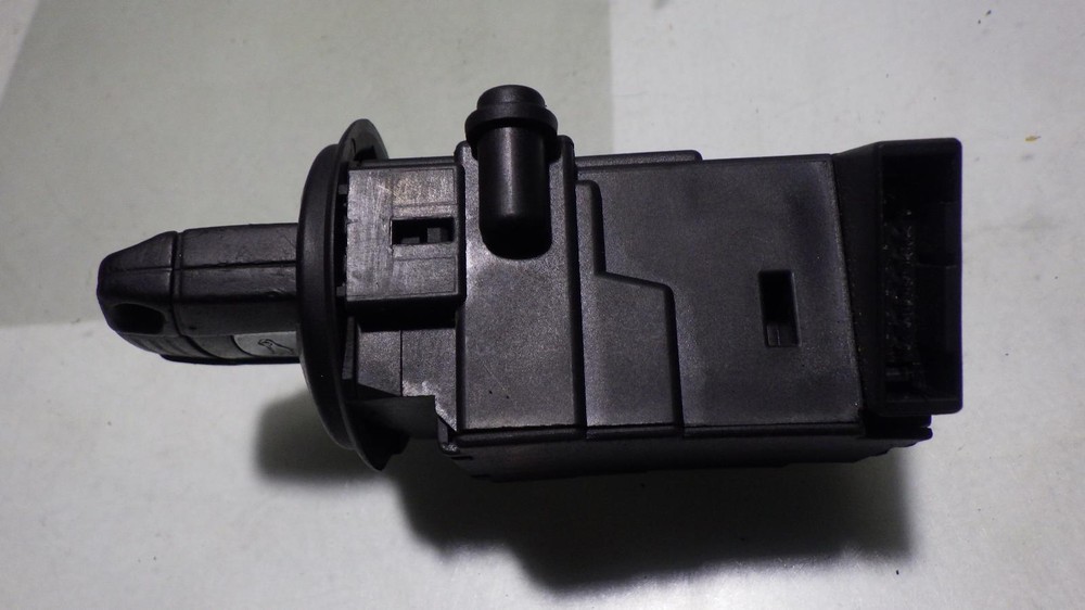 07 BMW 525i Ignition W/Key