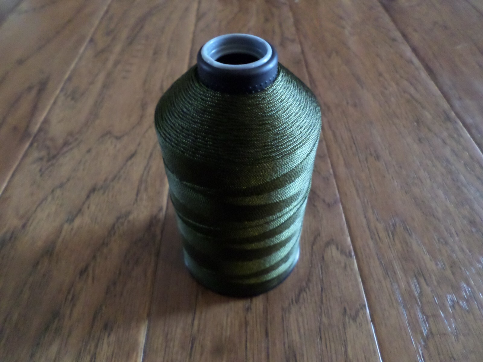 U.S MILITARY SPOOL OD NYLON MACHINE THREAD SOFT FINISH 900 YDS