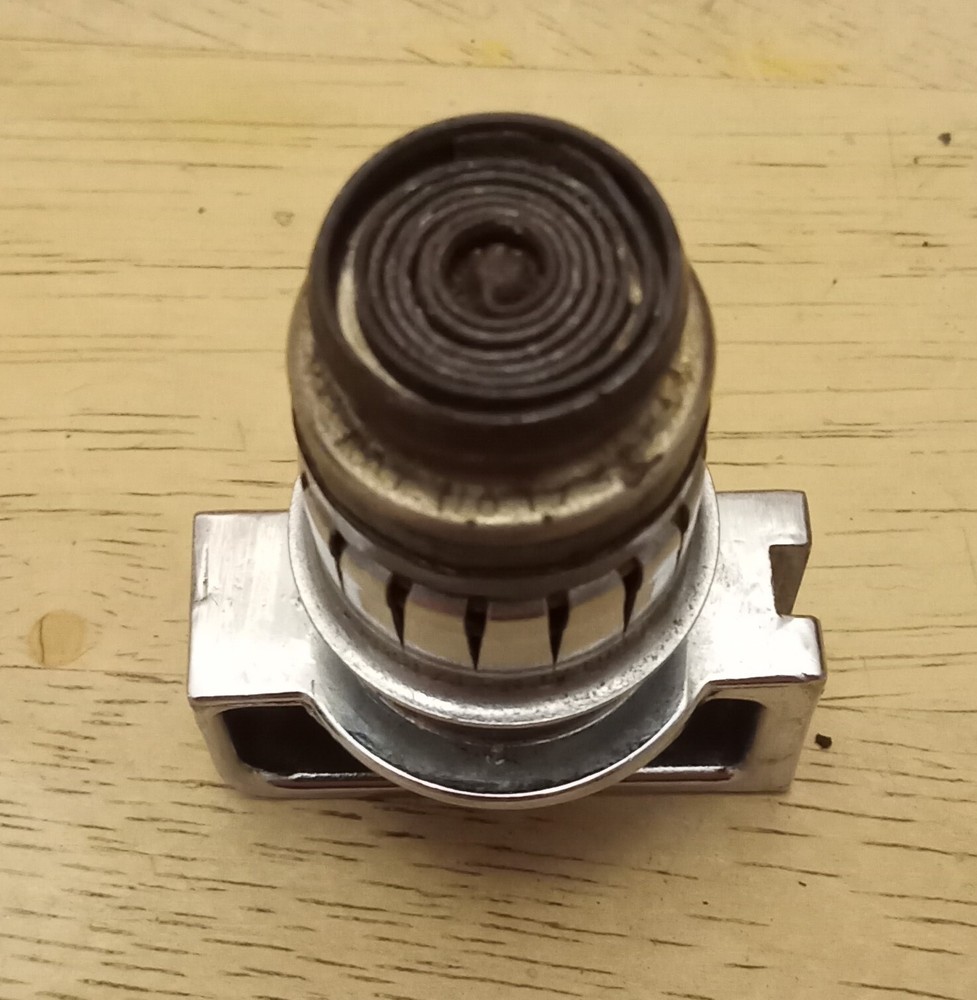 VINTAGE CASCO CIGARETTE LIGHTER (CHROME)